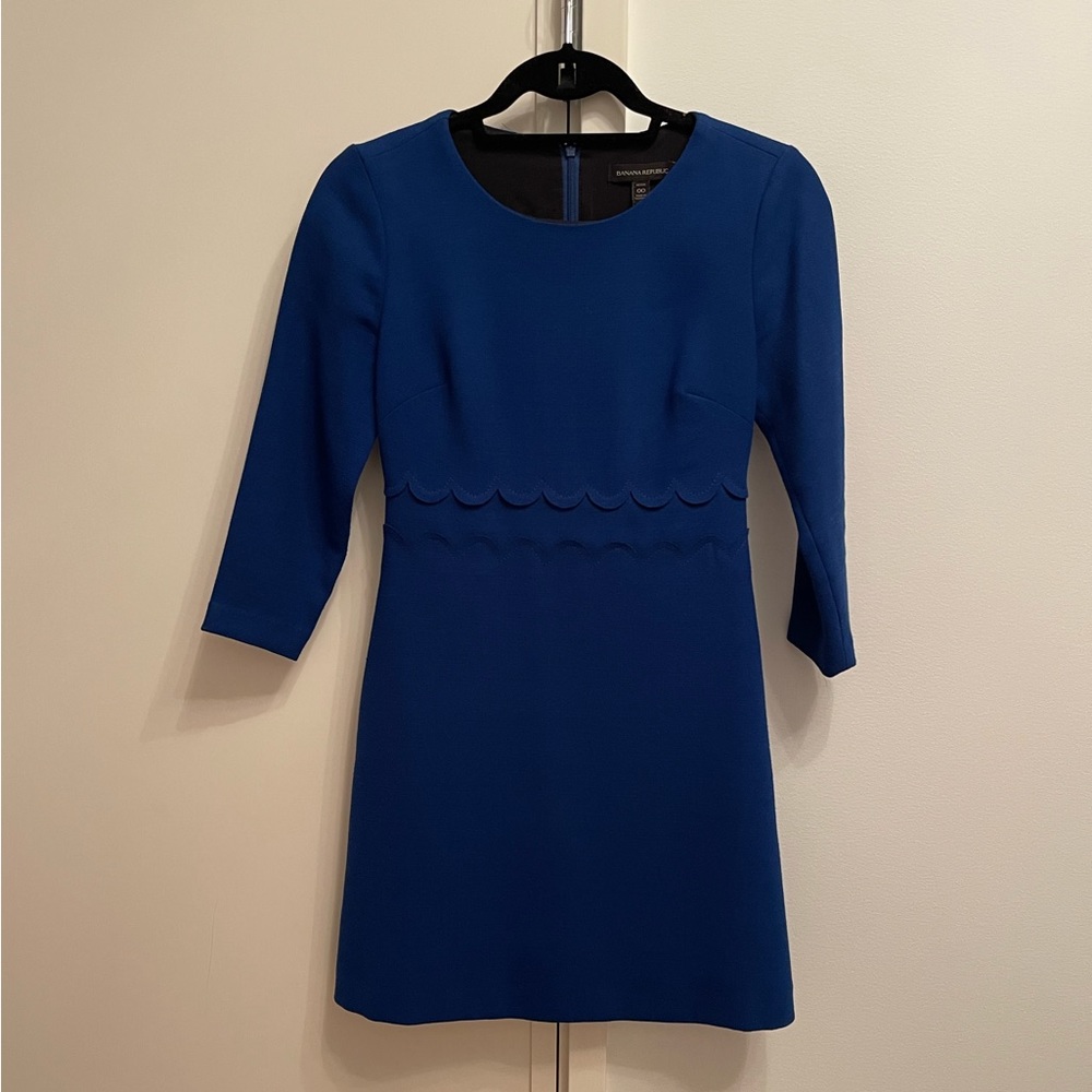 Banana Republic Scallop Detail bracelet Sleeve Dress P00